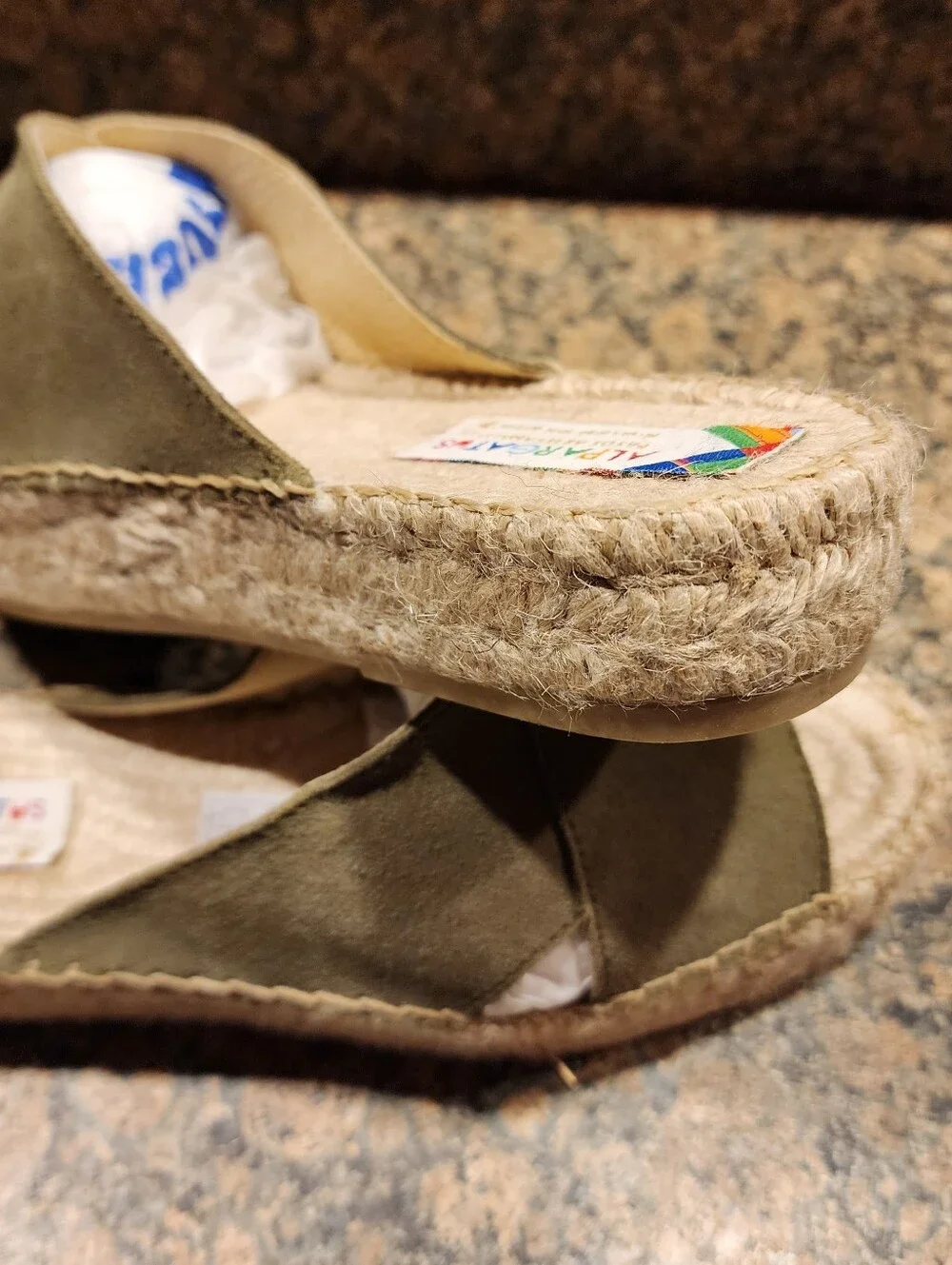 Alpargatus olive suede